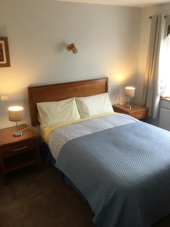 Rathmore House Bed & Breakfast คิลลาร์นีย์ ภายนอก รูปภาพ