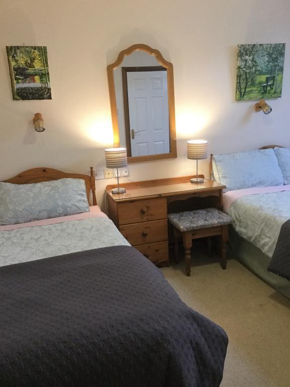 Rathmore House Bed & Breakfast คิลลาร์นีย์ ภายนอก รูปภาพ